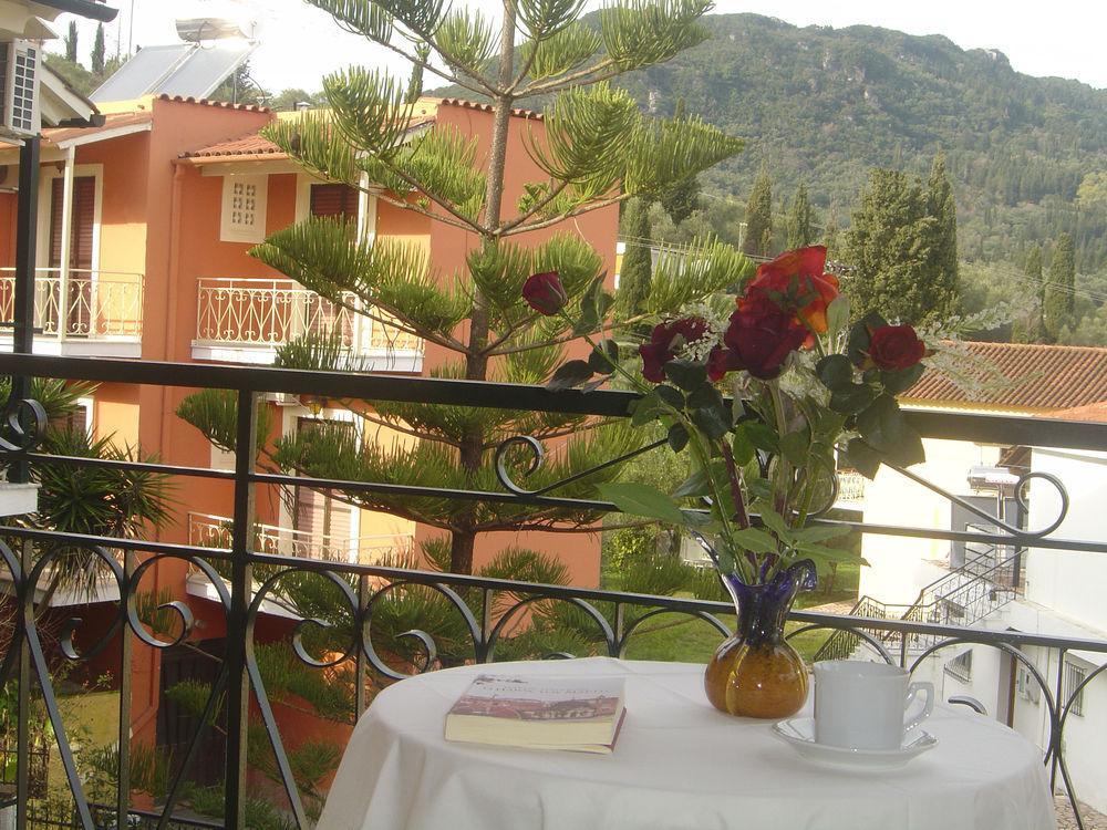 Makis Studios & Apartments Corfu  Buitenkant foto