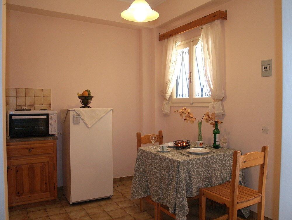 Makis Studios & Apartments Corfu  Buitenkant foto