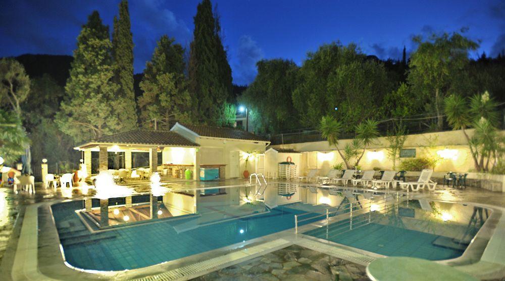 Makis Studios & Apartments Corfu  Buitenkant foto